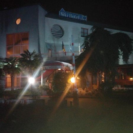 Hotel Niki Tribiano Dış mekan fotoğraf