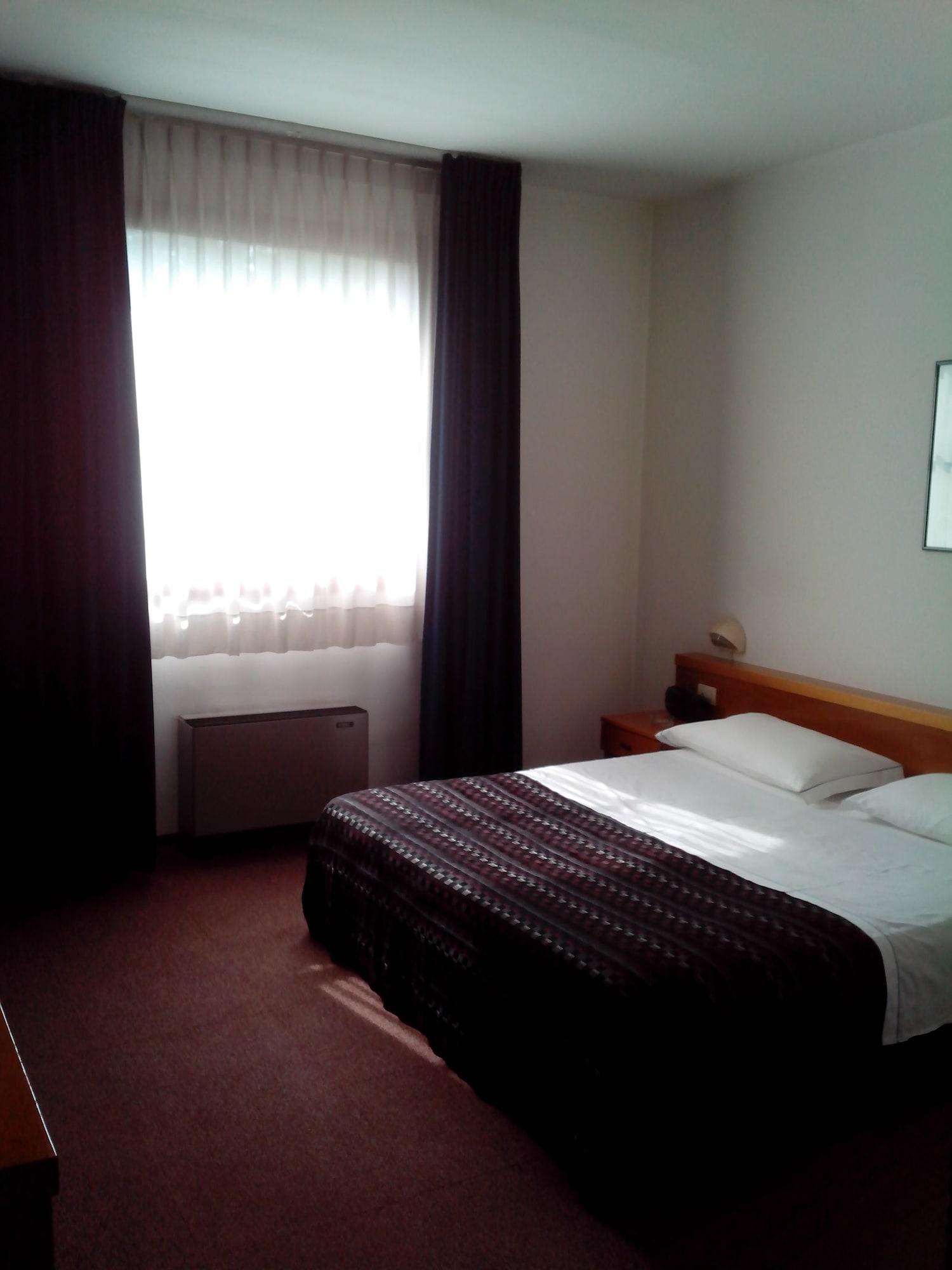 Hotel Niki Tribiano Dış mekan fotoğraf