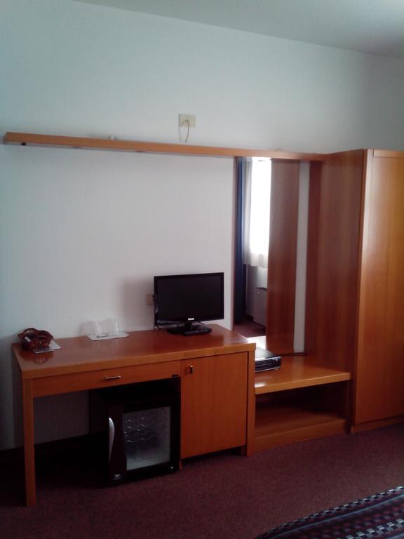 Hotel Niki Tribiano Dış mekan fotoğraf