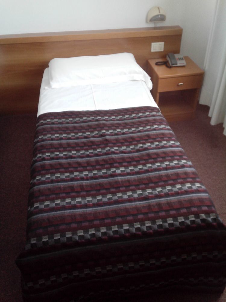 Hotel Niki Tribiano Dış mekan fotoğraf